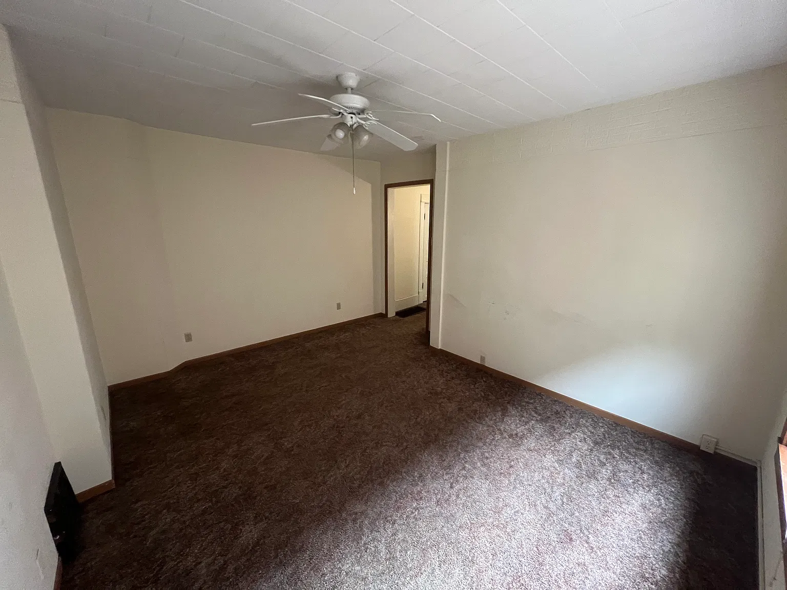2 bed, $995 — Photo 2