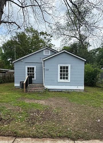 110 Kiwanis St Photo 1