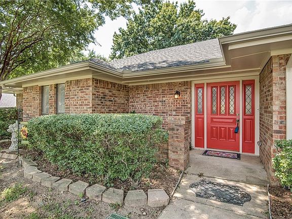 3rd image of 4008 Bandera Dr