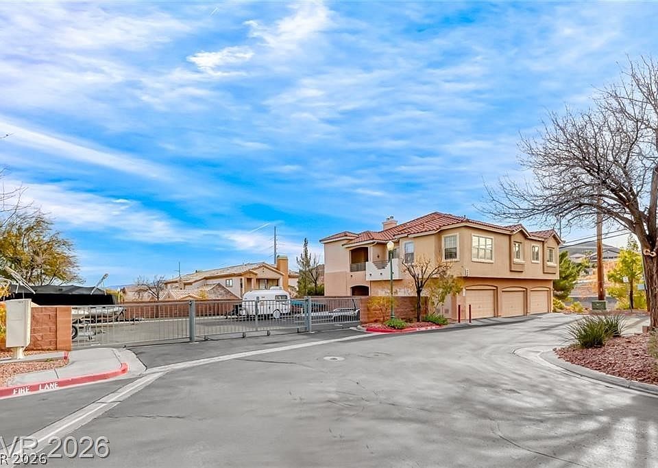 1st image of 104 Harbor View Dr #104