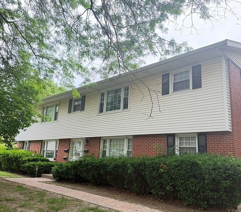 1st image of 120 Caroline Ct
