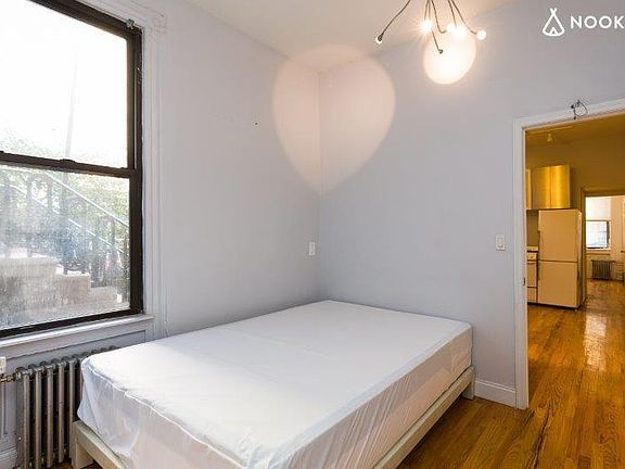 4th image of 85 Clay St APT 1B