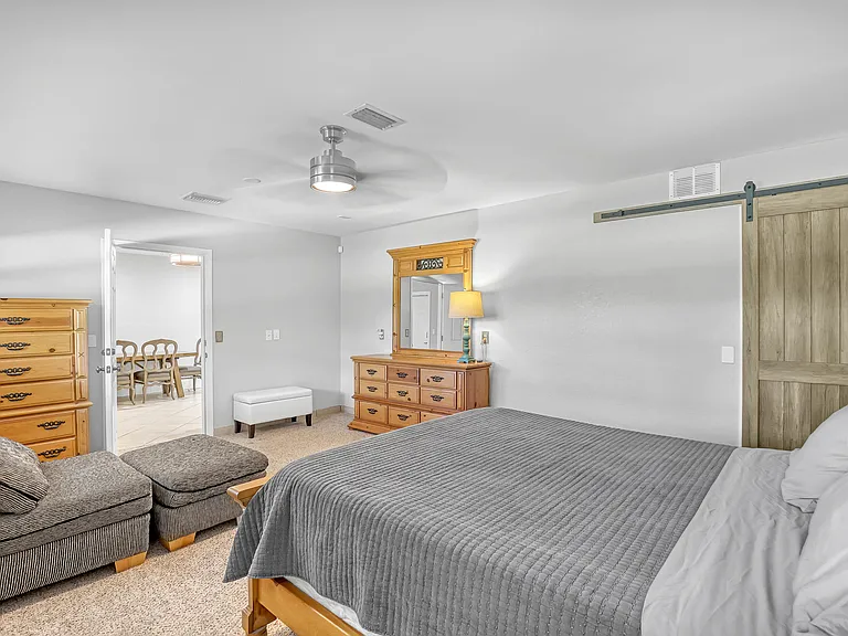 10780 Anderson Ln — Photo 63