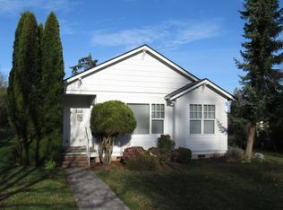 2210 26th St, Anacortes, WA 98221