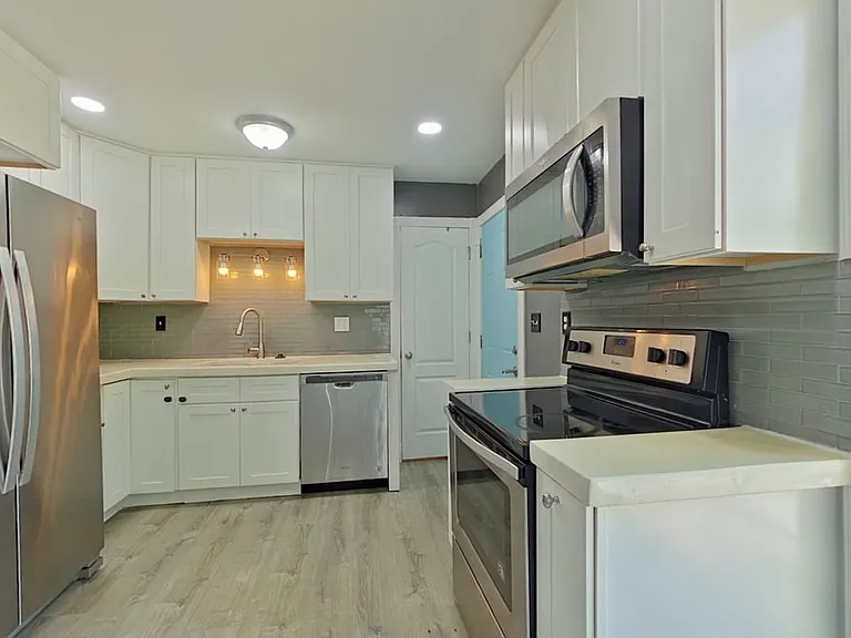 415 Juniper Dr — Photo 8