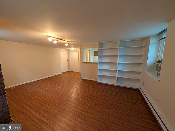 5th image of 1332 15th St NW APT B2