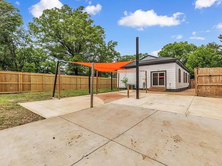 1721 Nelson Ave — Photo 20