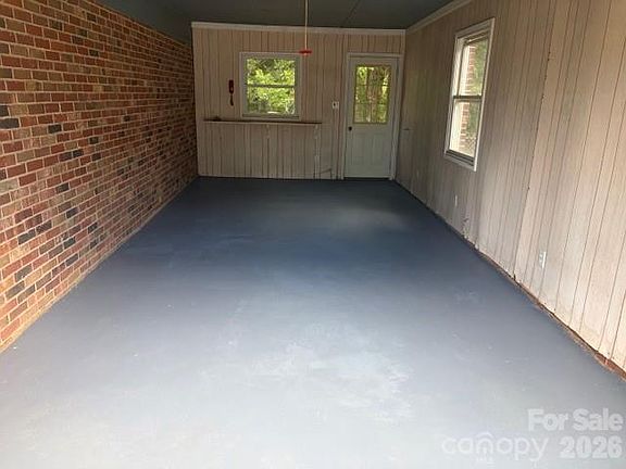 4th image of 242 Edgewood Cir #3