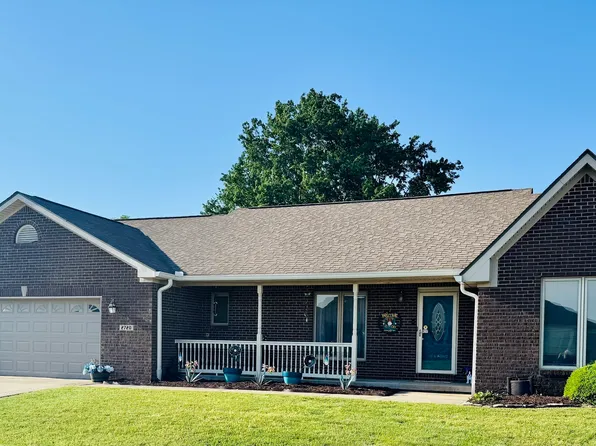 2720 Falcon Ct, Seymour, IN 47274