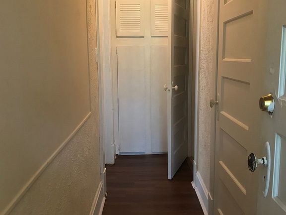 5th image of 928 S Center St APT 3