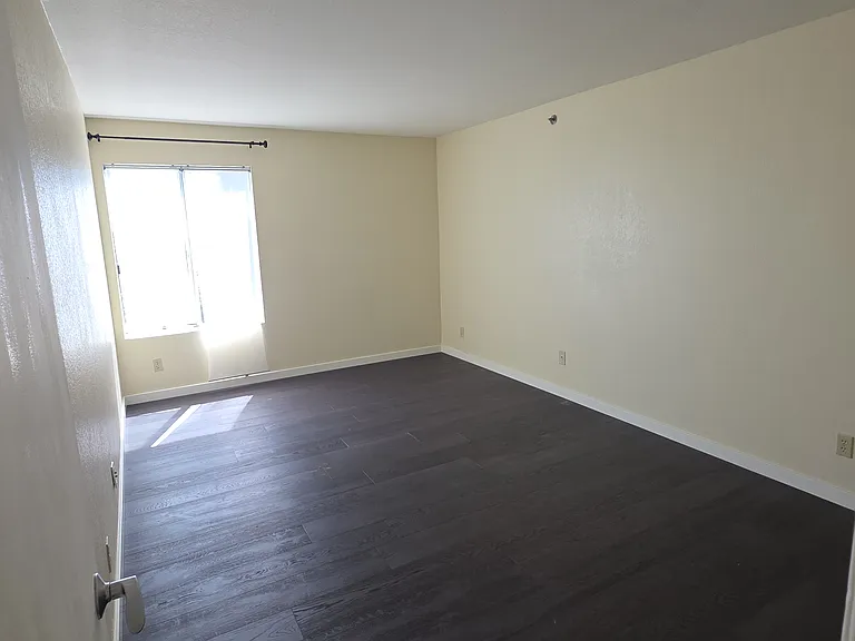 673 Royston Ln #234 — Photo 7