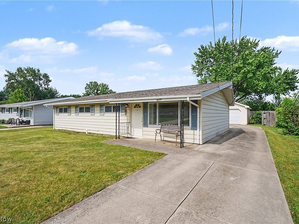 1st image of 9040 Cambridge Dr