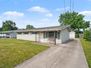 9040 Cambridge Dr, Northfield, OH 44067