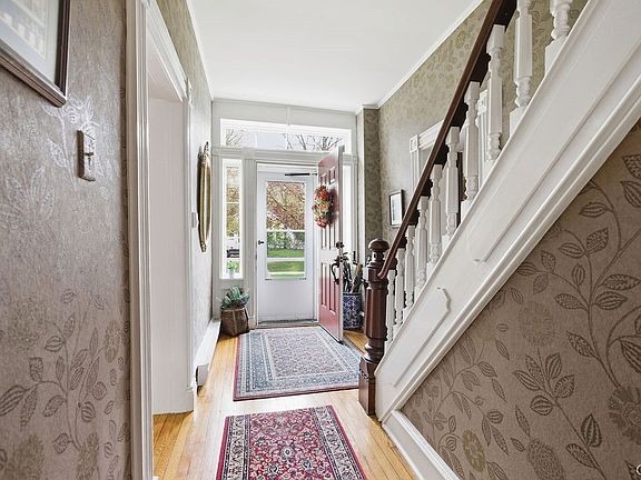 3rd image of 62 Broad St
