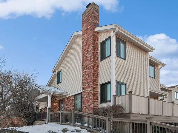 1019 Sussex Dr, Northbrook, IL 60062