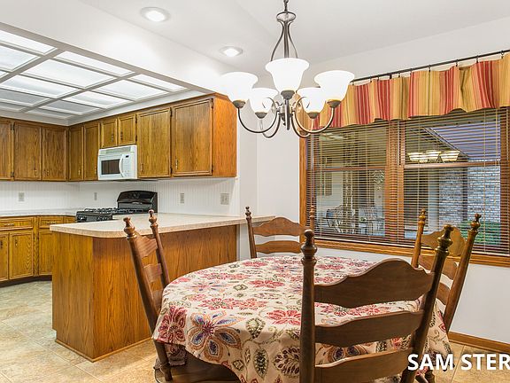 4th image of 6684 N Wentward Ct #73