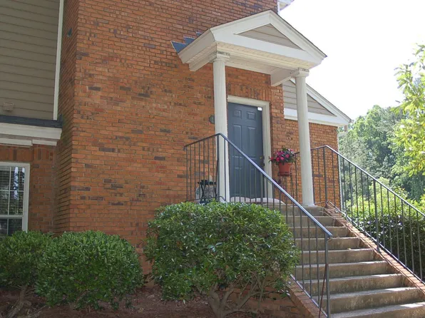 1902 Waterford Pl, Birmingham, AL 35244