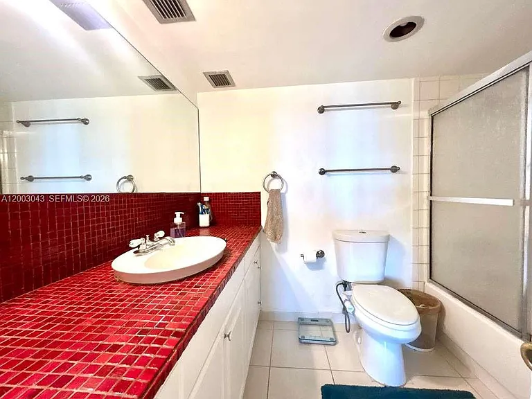 9500 W Bay Harbor Dr #2G — Photo 6