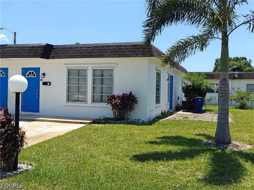 2 bed, 2.0 bath, 812 sqft, $1,100 — Photo 2