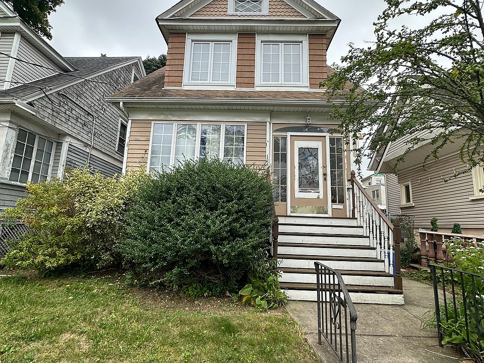 1st image of 302 Stanley Ave