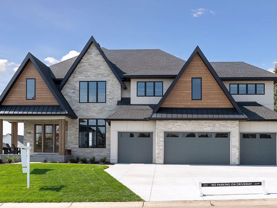 1st image of 8 Sherwood Trl