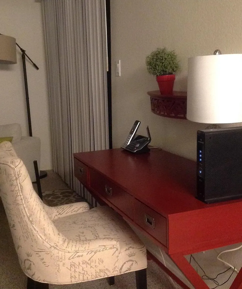 1 bed, 1.0 bath, 802 sqft, $1,600 — Photo 2