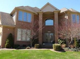 18790 River Pointe Dr, Clinton Township, MI 48038