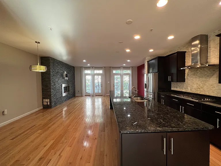 7447 Burnside Way — Photo 15