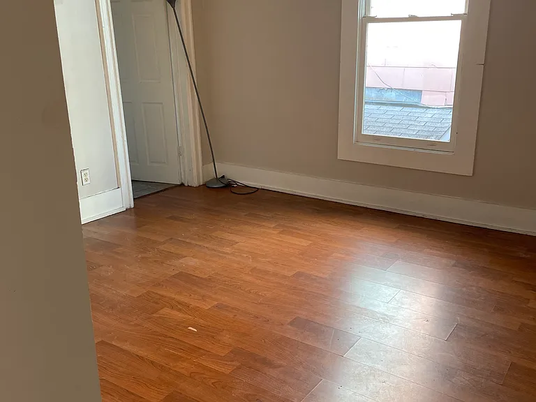 403 E Duffy St #B — Photo 3