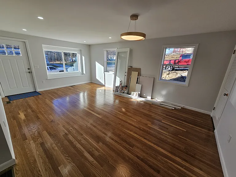 8 Sussex Ln — Photo 13