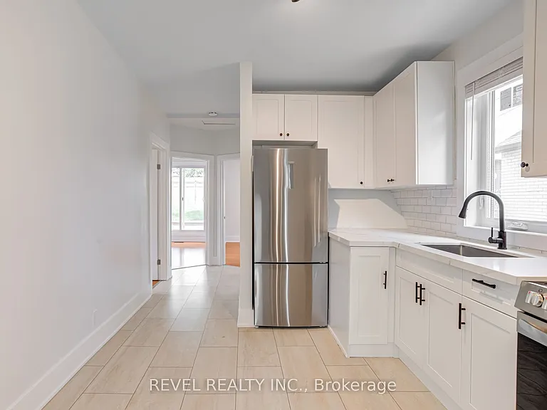 24 Kenora Cres #MAIN — Photo 6