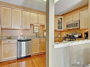 412 McDaniels Cir APT 306, Clarendon Hills, IL 60514