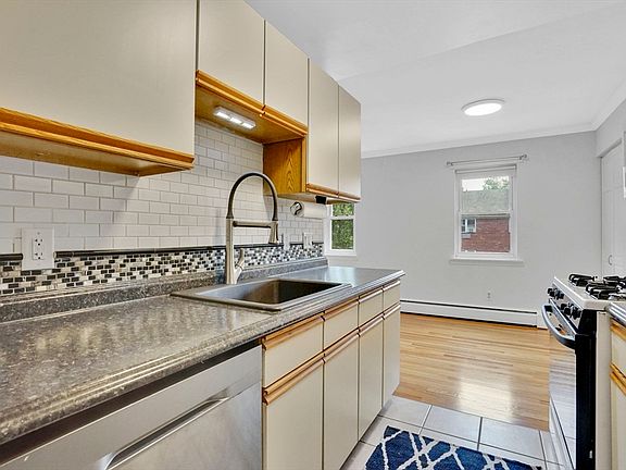 3rd image of 272 Regency Park Dr #272