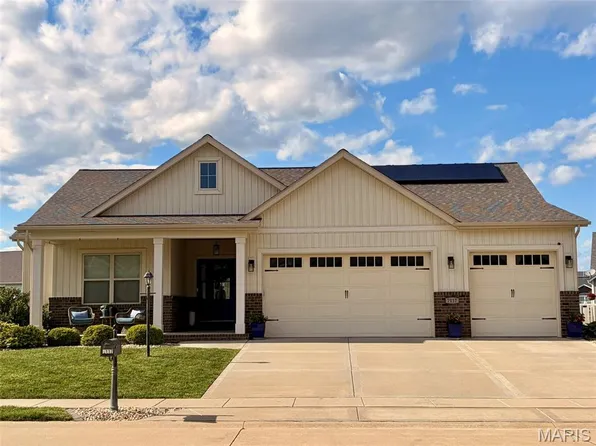 7117 Augusta Dr, Glen Carbon, IL 62034