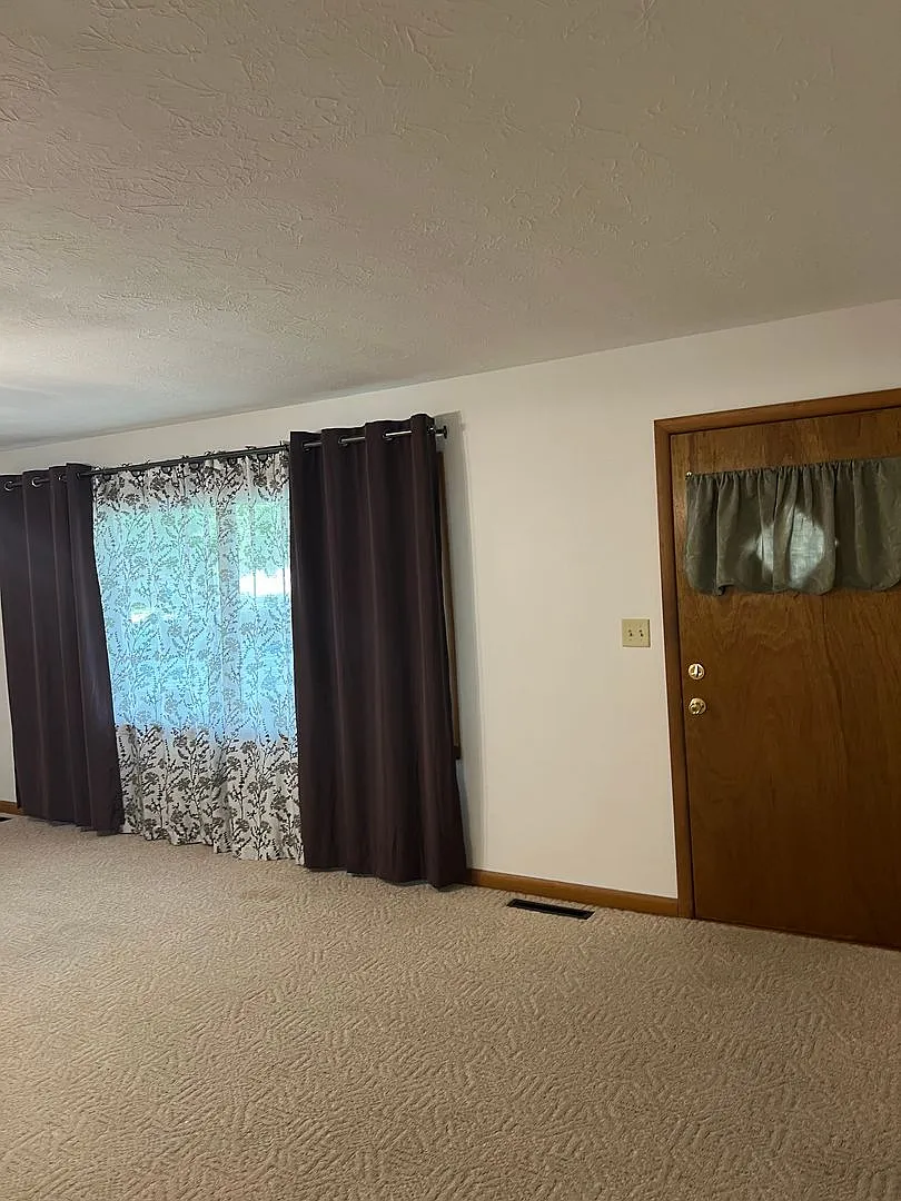 3 bedroom home near Mercy Hospital — Photo 3