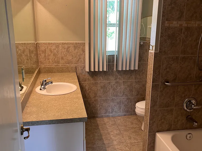 3420 NE 57th Ave — Photo 14