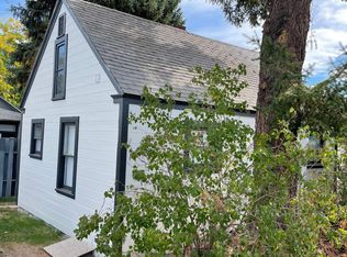 206 1/2 N 4th St, Selah, WA