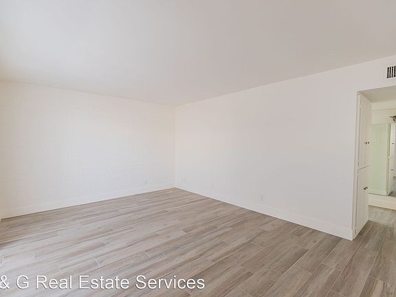 3rd image of 7751 E Glenrosa Ave APT B6