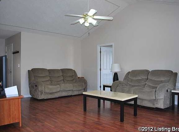 3rd image of 716 Helm Ln