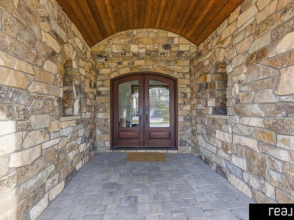 5th image of 805 Ridgewood Ave