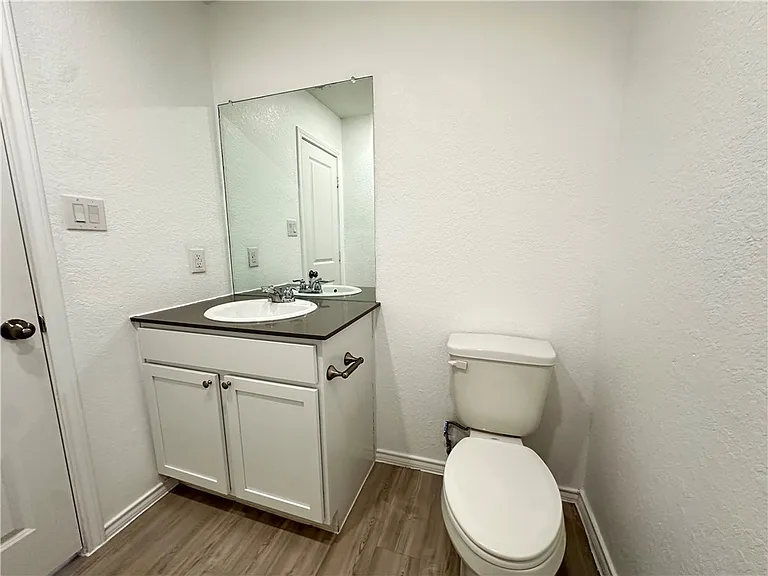 1203 Athena Dr — Photo 36