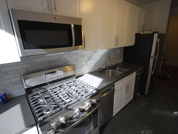 5th image of 56 Bennett Ave APT 3H