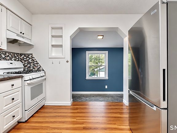 3rd image of 21 Parmalee Ave #2