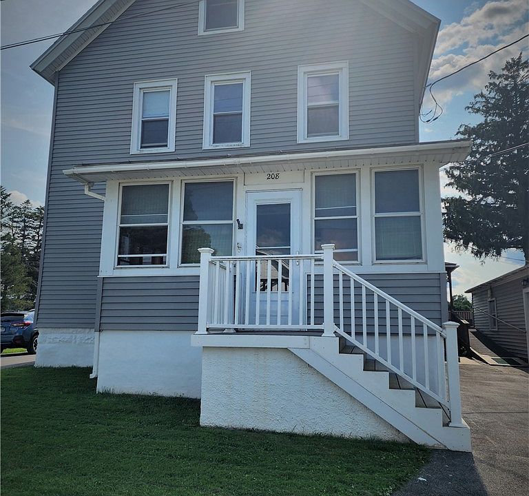 1st image of 208 William St