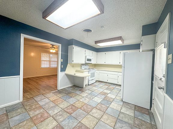 5th image of 3306 36th St