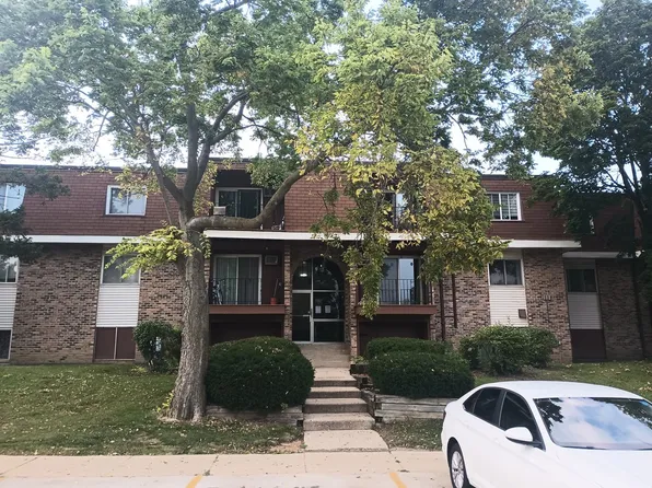 620 Mesa Dr, Hoffman Estates, IL 60169