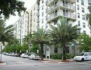 2nd image of 1919 Van Buren St APT 817A