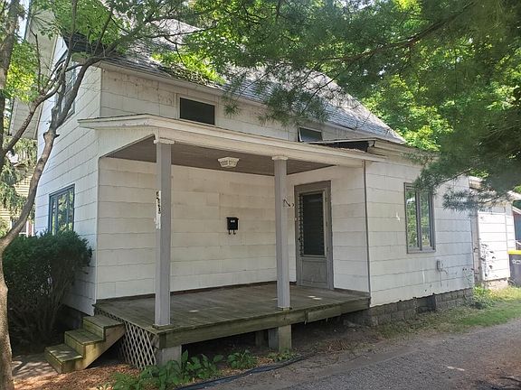 2nd image of 440 W Ferry St