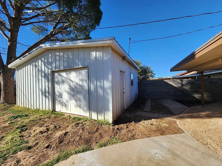 2905 Byron Ave — Photo 6