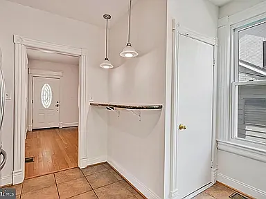 Breakfast bar in kitchen